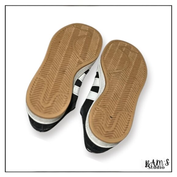 Classic Adidas Campus Sneakers in Black Suede with white 3-stripes Size 7 - Picture 2 of 7